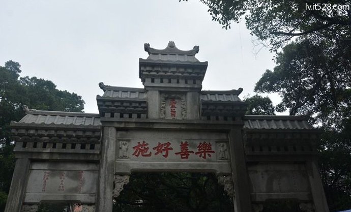 广州龙潭村牌坊